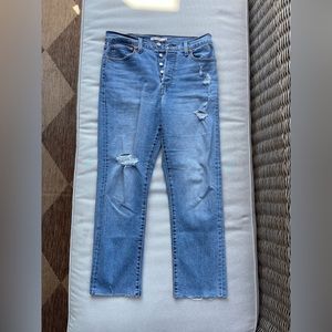 Levi Women’s Wedgie Straight Jean